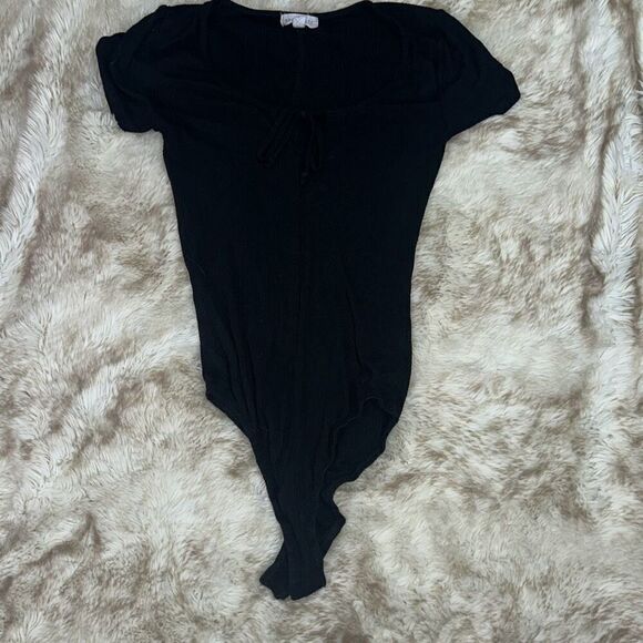 Socialite black ribbed short sleeve bodysuit with tie keyhole top | Sz S - Picture 2 of 5